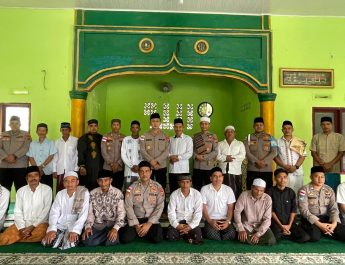 Perkuat Sinergitas, Kapolres Aceh Singkil Sholat Jumat Bareng Warga: Personel Polri Jadi Khatib”