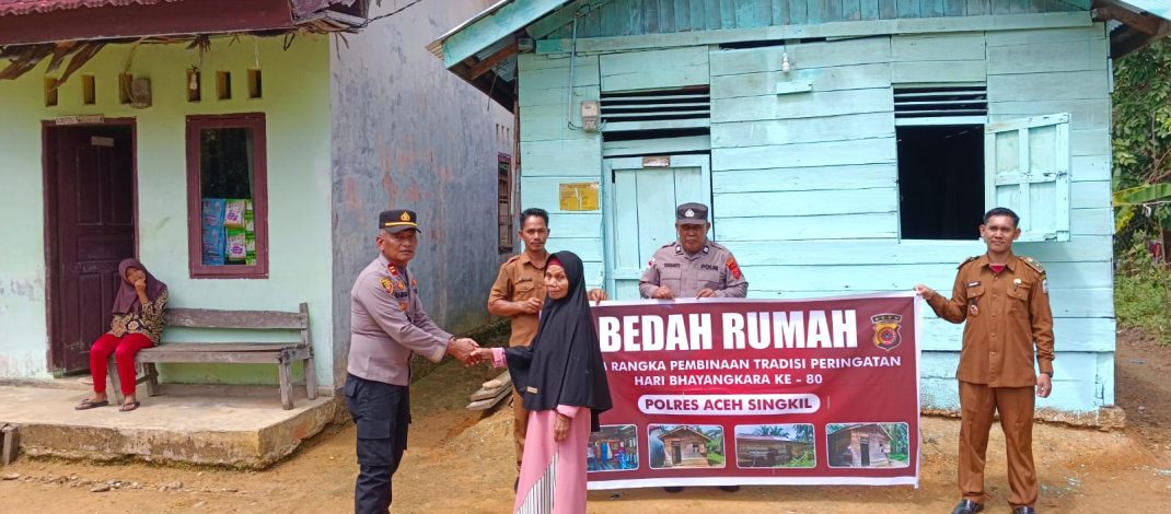 Dalam Rangka Hari Bhayangkara ke-80, Polres Aceh Singkil Gelar Bedah Rumah untuk Lansia di Singkohor
