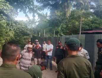 Puluhan Ibu-Ibu Perwiritan “Geruduk” Karaoke Ilegal di Aceh Singkil, Satpol PP & WH Lakukan Penertiban Paksa