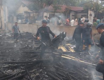 Bahu-Membahu di Subulussalam: Saat Brimob, TNI, BPBD dan Warga Bersatu Padamkan Kebakaran